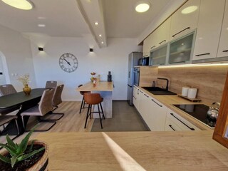 Apartment Okrug Gornji  12