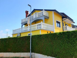 Haus aus strase