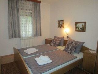 Schlafzimmer mit dupletebett   APP nm.2. Kleiderschrank