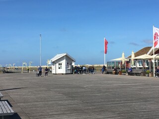Promenade mit Zugang zur Seebrücke