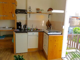 Beachtime, kitchen.