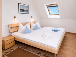 1. Schlafzimmer mit Doppelbett