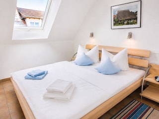 2. Schlafzimmer mit Doppelbett