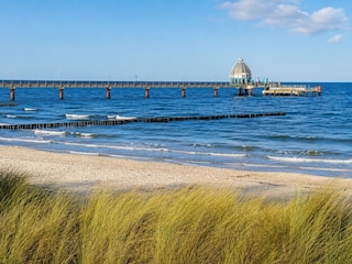 Seebrücke Zingst mit Tauchgondel