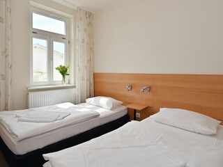 Schlafzimmer 2 mit Einzelbetten je 90*200cm