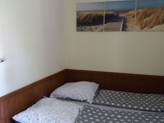 2. Schlafzimmer