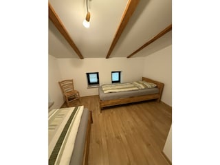 Schlafzimmer 2