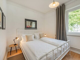 4. Schlafzimmer mit Doppelbett