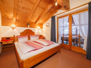 Schlafzimmer 1