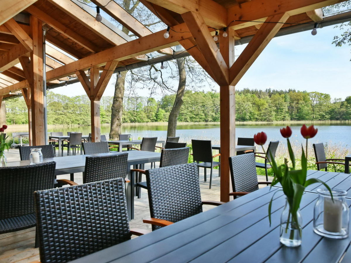 Terrasse Gasthof Seehaus ~ 2 km  Entfernung