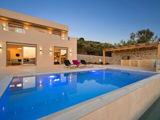 Villa with Swimming Pool