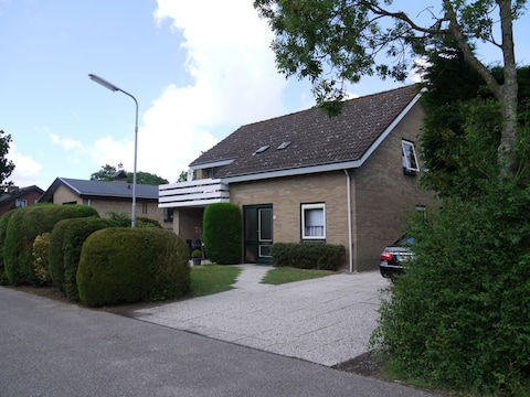 Ferienwohnung Irislaan 33 - obere Wohnung im Zweifamilienhaus