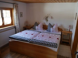 Schlafzimmer 1