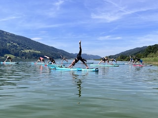 SUP Yoga mit Gastgeberin