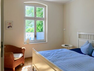 Schlafzimmer 1