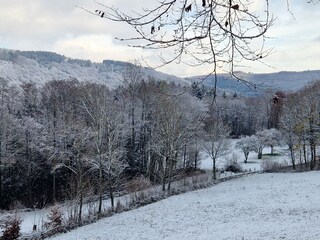 Blick vom Wanderweg oberhalb Ferienhaus