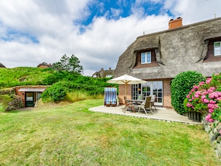 Die Terrasse und der Garten zum Entspannen und genießen