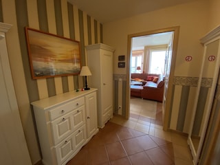 Flur, Blick ins Wohnzimmer