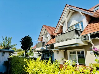 Außenansicht mit Balkon