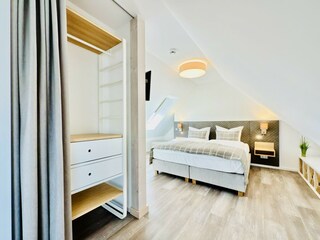 mit einem Boxspringbett 180 x 200