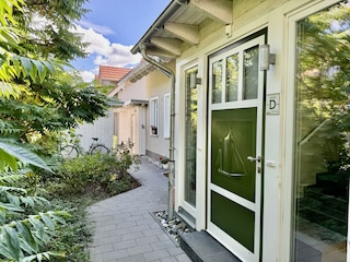 Hauseingangstür zur Ferienwohnung "Boddenblick"