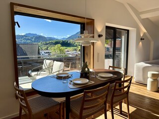 Essbereich mit Aussicht