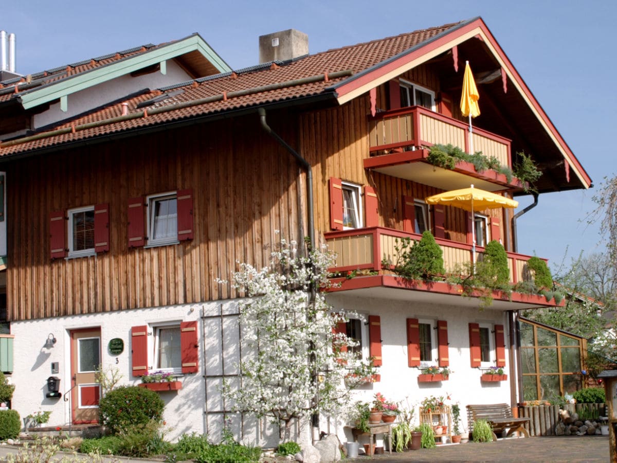 Haus Oberland im Sommer