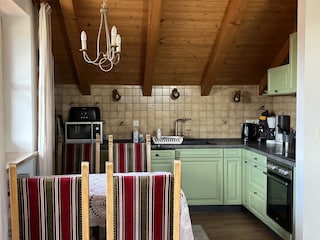 sehr gut ausgestattet Küche ( renoviert 2025)