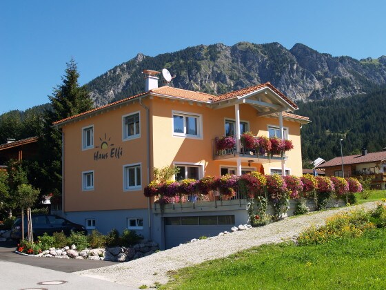 Ferienwohnung im Haus Elfi, Tannheimer Tal Firma Haus