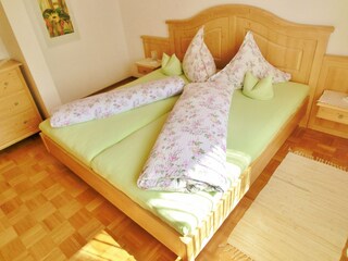 Schlafzimmer neu möbliert