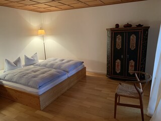 Schlafzimmer mit Kleiderschrank II