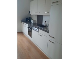 Küchenzeile mit großer Ausstattung