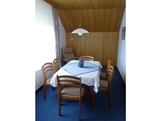 Dining room, reading corner