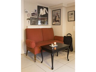 The genuine East Frisian kitchen sofa adds to the vintage charm