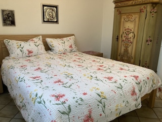 Schlafzimmer 1