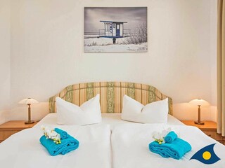 Schlafzimmer mit Doppelbett