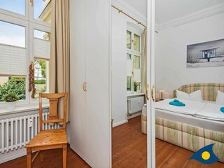 Kleiderschrank im Schlafzimmer