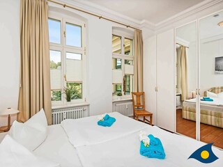 Schlafzimmer mit Doppelbett