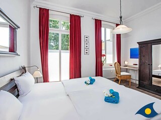 Schlafzimmer mit Doppelbett