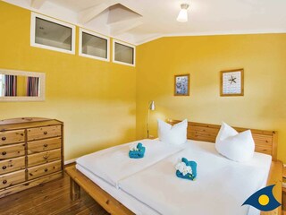 Schlafzimmer mit Doppelbett