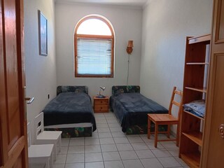 Schlafzimmer 2