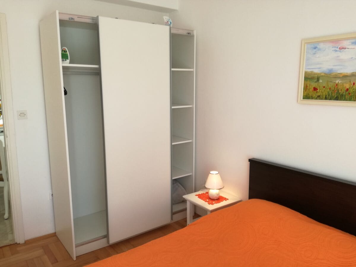 Schrank-Garderoba Schlafzimmer 1