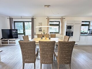 Esstisch für 8 Personen