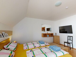 Schlafzimmer 1  OG