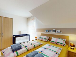 Schlafzimmer 1  OG