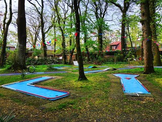 Minigolf im Wald in Dangast