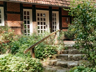 Eingang über den Garten