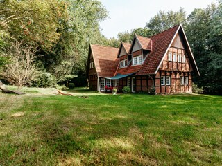 Landhaus mit großem Garten