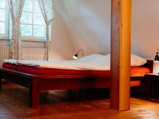 Doppelbett großes Schlafzimmer