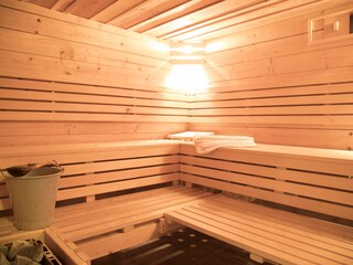 schwitzen in der Sauna